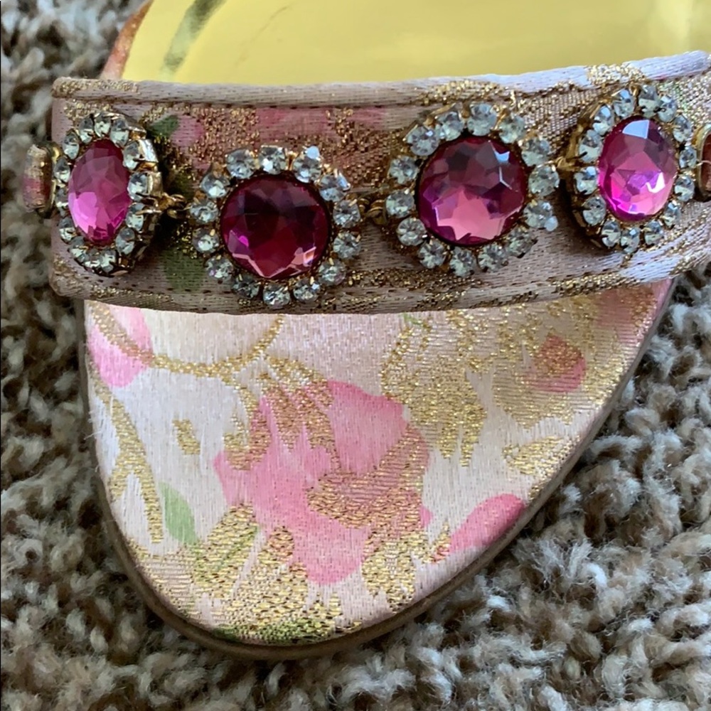 Pink sandal - Picture 2 of 4